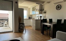 Central Apartment/Free Parking/Free Wifi